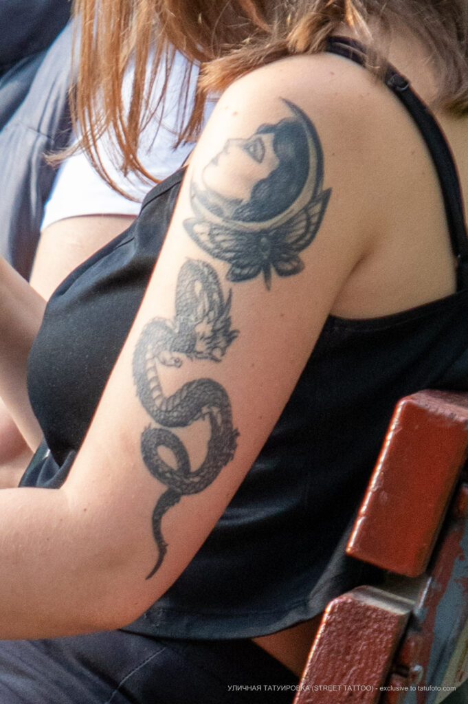 Тату дракон, мотылек и портрет девушки на левом плече и руке у девушки – Фото Уличная тату (street tattoo) № 13 – 27.06.2021 2
