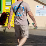 Тату красные языки пламени на правой руке мужчины – Фото Уличная тату (street tattoo) № 13 – 27.06.2021 1
