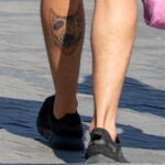 Тату морда собаки на левой ноге парня – Фото Уличная тату (street tattoo) № 13 – 27.06.2021 2