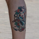 Тату морячка и якорь внизу ноги мужчины – Фото Уличная тату (street tattoo) № 13 – 27.06.2021 3