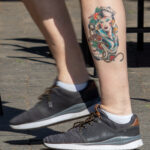 Тату морячка и якорь внизу ноги мужчины – Фото Уличная тату (street tattoo) № 13 – 27.06.2021 7