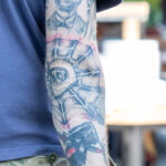 Тату паутина со скелетом на правой руке парня – Фото Уличная тату (street tattoo) № 13 – 27.06.2021 2