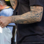 Тату рукава у парня с розами и крыльями – Фото Уличная тату (street tattoo) № 13 – 27.06.2021 12