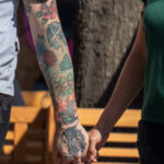 Тату с розой, бриллиантом, кроликом и девушкой на руке у парня – Фото Уличная тату (street tattoo) № 13 – 27.06.2021 6