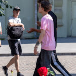 Тату цветок розы на левом запястье молодого парня – Фото Уличная тату (street tattoo) № 13 – 27.06.2021 1