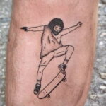 Фото тату со скейтбордом 19.06.2021 №051 - skateboard tattoo - tatufoto.com