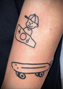 Фото тату со скейтбордом 19.06.2021 №090 - skateboard tattoo - tatufoto.com