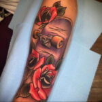 Фото тату со скейтбордом 19.06.2021 №146 - skateboard tattoo - tatufoto.com