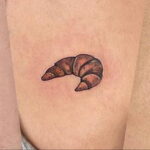 Фото татуировки круассан 05.06.2021 №037 - croissant tattoo - tatufoto.com