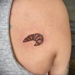 Фото татуировки круассан 05.06.2021 №038 - croissant tattoo - tatufoto.com