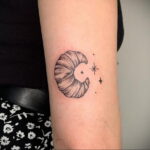 Фото татуировки круассан 05.06.2021 №053 - croissant tattoo - tatufoto.com