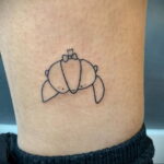 Фото татуировки круассан 05.06.2021 №077 - croissant tattoo - tatufoto.com