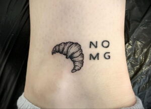 Фото татуировки круассан 05.06.2021 №078 - croissant tattoo - tatufoto.com
