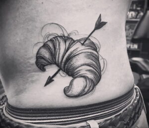 Фото татуировки круассан 05.06.2021 №085 - croissant tattoo - tatufoto.com