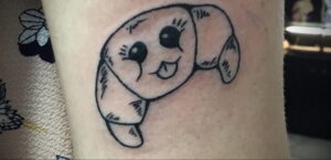 Фото татуировки круассан 05.06.2021 №115 - croissant tattoo - tatufoto.com