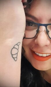 Фото татуировки круассан 05.06.2021 №117 - croissant tattoo - tatufoto.com