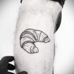 Фото татуировки круассан 05.06.2021 №120 - croissant tattoo - tatufoto.com