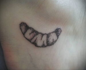 Фото татуировки круассан 05.06.2021 №122 - croissant tattoo - tatufoto.com