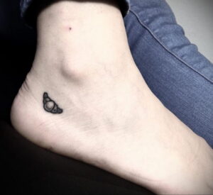 Фото татуировки круассан 05.06.2021 №126 - croissant tattoo - tatufoto.com