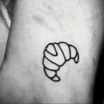 Фото татуировки круассан 05.06.2021 №128 - croissant tattoo - tatufoto.com