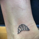 Фото татуировки круассан 05.06.2021 №133 - croissant tattoo - tatufoto.com