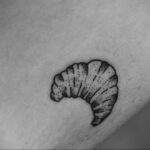 Фото татуировки круассан 05.06.2021 №145 - croissant tattoo - tatufoto.com