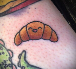 Фото татуировки круассан 05.06.2021 №146 - croissant tattoo - tatufoto.com