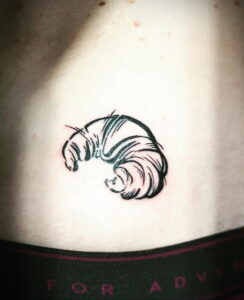 Фото татуировки круассан 05.06.2021 №169 - croissant tattoo - tatufoto.com
