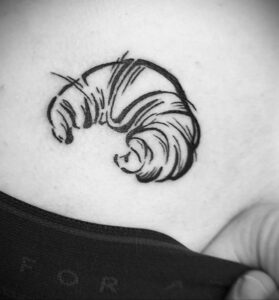 Фото татуировки круассан 05.06.2021 №170 - croissant tattoo - tatufoto.com