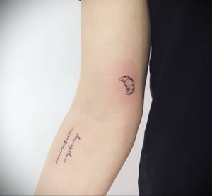 Фото татуировки круассан 05.06.2021 №178 - croissant tattoo - tatufoto.com