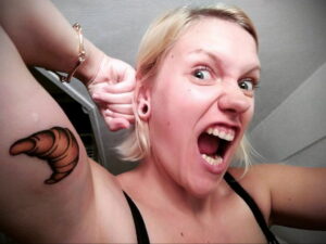 Фото татуировки круассан 05.06.2021 №200 - croissant tattoo - tatufoto.com