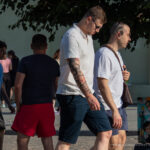 Черно красные тату с надписями на правой руке парня – Фото Уличная тату (street tattoo) № 13 – 27.06.2021 2