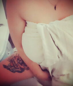 Фото Принятие душа с татуировкой 04.07.2021 №001 -Showering with a tattoo- tatufoto.com