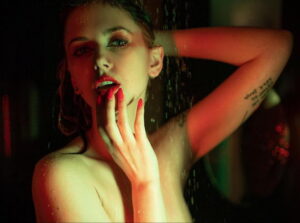 Фото Принятие душа с татуировкой 04.07.2021 №009 -Showering with a tattoo- tatufoto.com