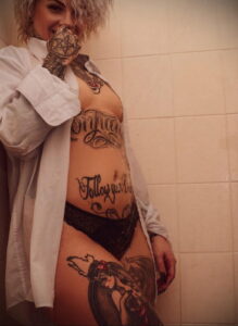 Фото Принятие душа с татуировкой 04.07.2021 №035 -Showering with a tattoo- tatufoto.com