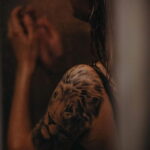 Фото Принятие душа с татуировкой 04.07.2021 №062 -Showering with a tattoo- tatufoto.com
