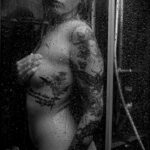 Фото Принятие душа с татуировкой 04.07.2021 №064 -Showering with a tattoo- tatufoto.com