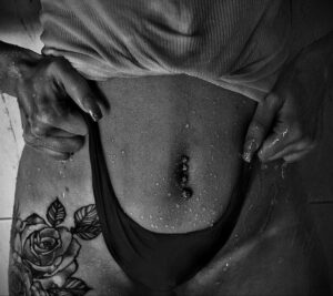 Фото Принятие душа с татуировкой 04.07.2021 №081 -Showering with a tattoo- tatufoto.com