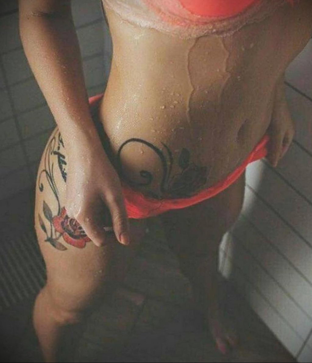 Фото Принятие душа с татуировкой 04.07.2021 №094 -Showering with a tattoo- tatufoto.com