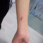 Фото маленькой тату с пауком 25.07.2021 №017 - small spider tattoo - tatufoto.com