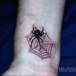 Фото маленькой тату с пауком 25.07.2021 №021 - small spider tattoo - tatufoto.com