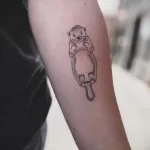 Фото рисунка тату Выдра 24.07.2021 №230 - otter tattoo - tatufoto.com