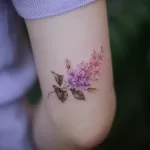 Фото рисунка тату с сиренью 23.07.2021 №051 - lilac tattoo - tatufoto.com