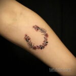 Фото рисунока тату с подковой 22.07.2021 №009 - drawing tattoo horseshoe - tatufoto.com