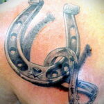 Фото рисунока тату с подковой 22.07.2021 №072 - drawing tattoo horseshoe - tatufoto.com