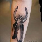 Фото рисунока тату с подковой 22.07.2021 №088 - drawing tattoo horseshoe - tatufoto.com