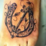 Фото рисунока тату с подковой 22.07.2021 №090 - drawing tattoo horseshoe - tatufoto.com
