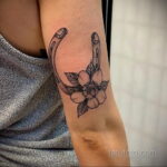Фото рисунока тату с подковой 22.07.2021 №215 - drawing tattoo horseshoe - tatufoto.com