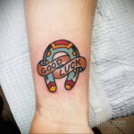 Фото рисунока тату с подковой 22.07.2021 №243 - drawing tattoo horseshoe - tatufoto.com