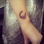 Фото рисунока тату с подковой 22.07.2021 №255 - drawing tattoo horseshoe - tatufoto.com